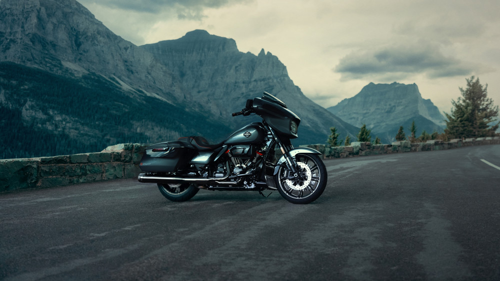 Harley-Davidson FLHXSE CVO Street Glide Wallpaper