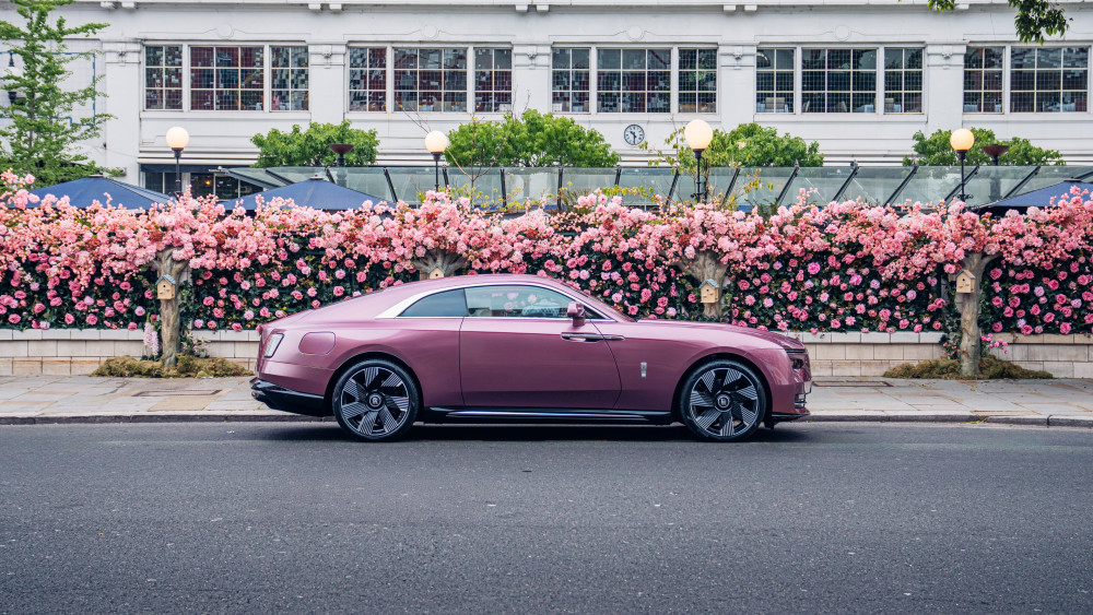 Rolls-Royce Spectre Wallpaper
