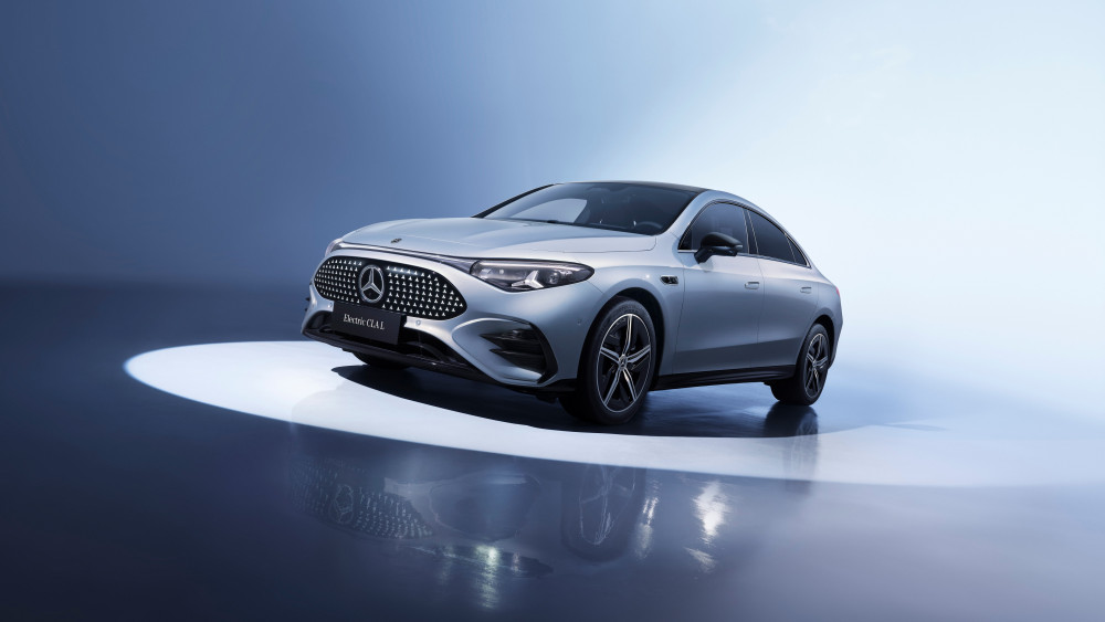 Mercedes-Benz CLA 300 L Wallpaper