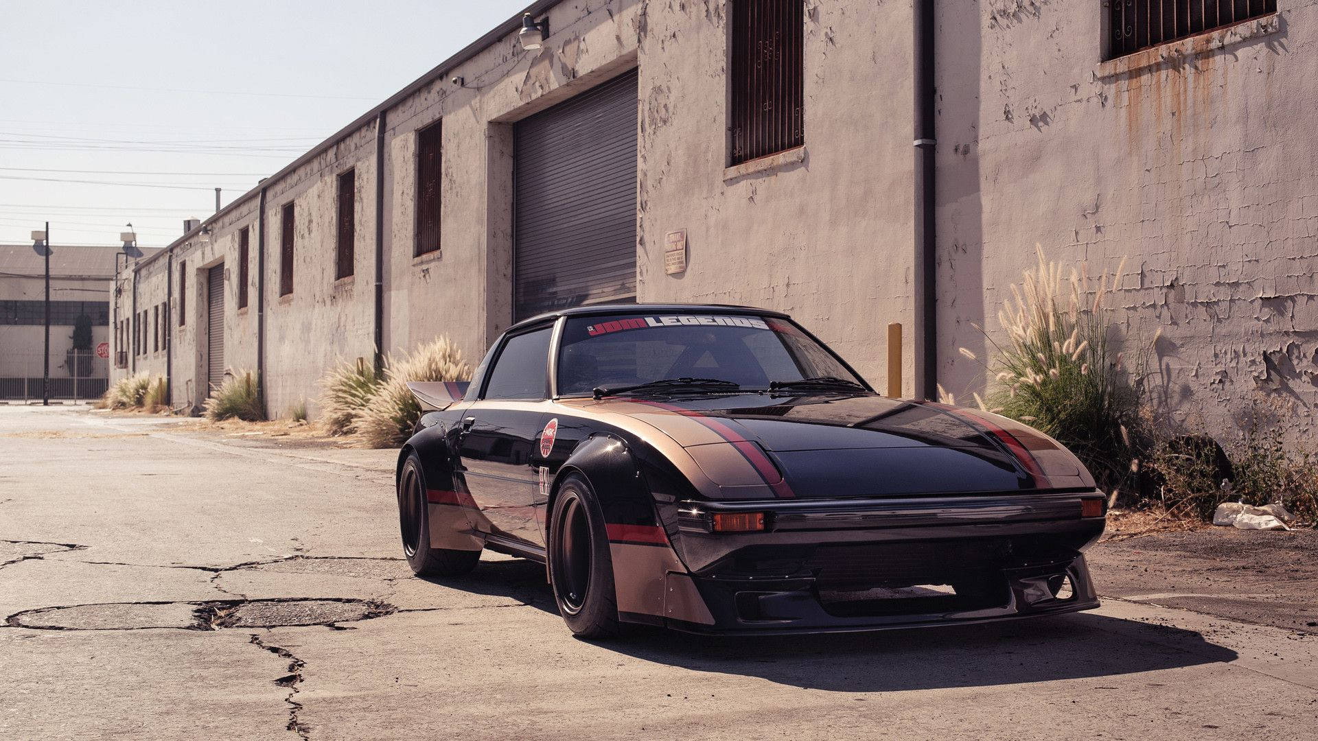 Stylish RX-7 legends stand out amongst the crowd Wallpaper